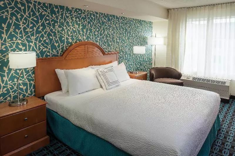 キングサイズベッドのスタンダードルーム, Fairfield Inn & Suites By Marriott Anchorage Midtown
