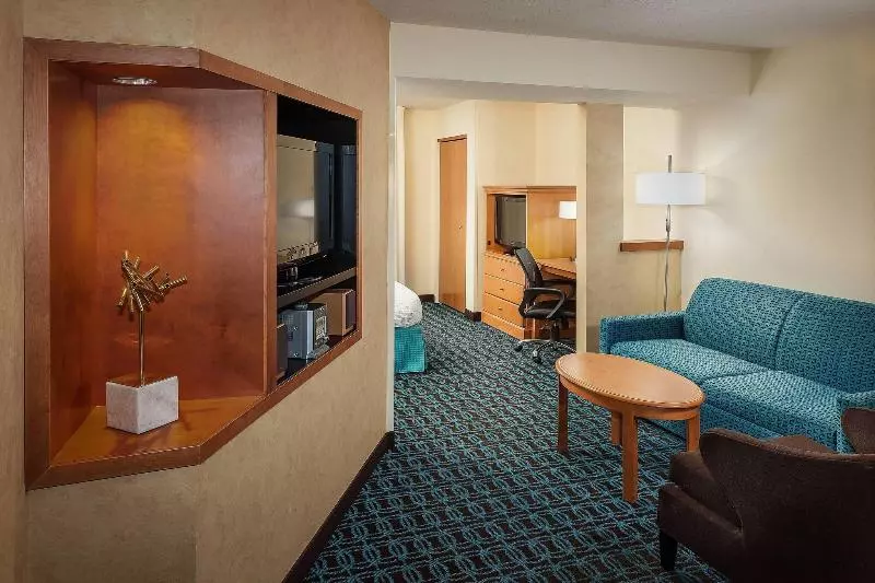 キングサイズベッドのスタンダードルーム, Fairfield Inn & Suites By Marriott Anchorage Midtown