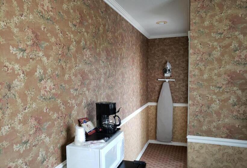 جناح ديلوكس, Gazebo Inn