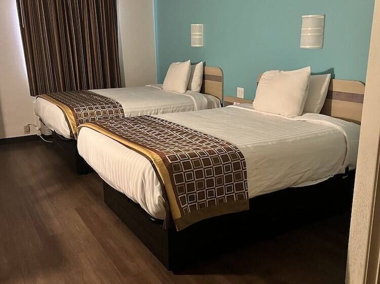 غرفه قياسيه سريرين مزدوجين, Howard Johnson By Wyndham Clarksville Tennessee