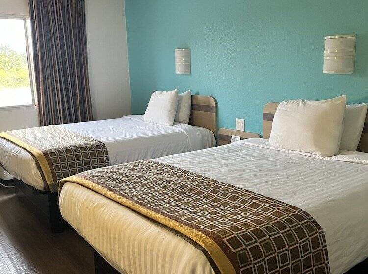 Номер Стандарт 2 Двуспальные Кровати, Howard Johnson By Wyndham Clarksville Tennessee