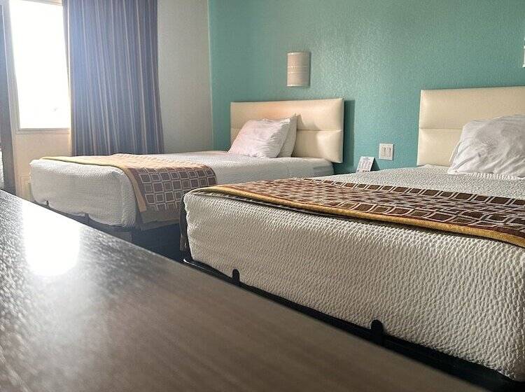 غرفه قياسيه سريرين مزدوجين, Howard Johnson By Wyndham Clarksville Tennessee