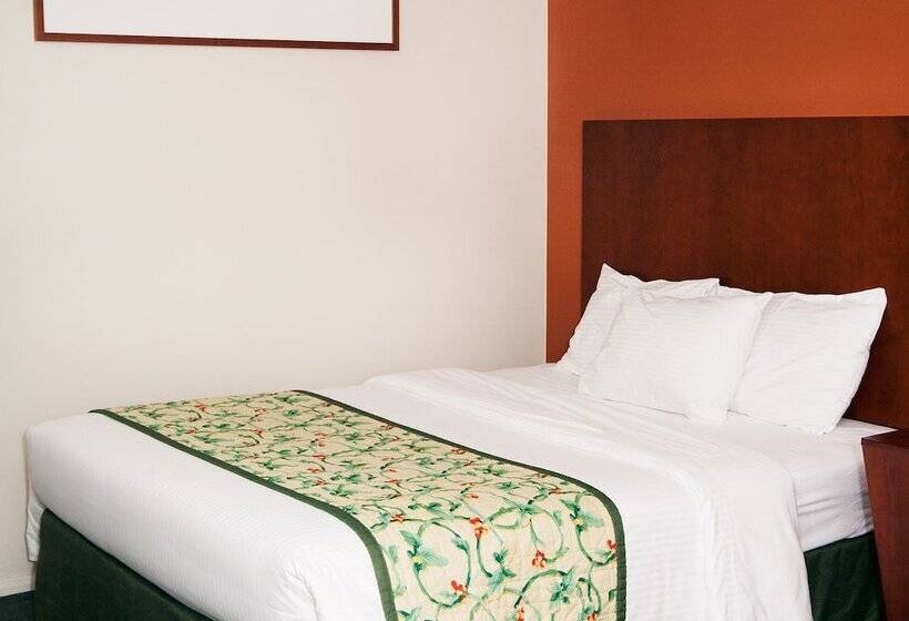 Номер Стандарт 2 Двуспальные Кровати, Red Carpet Inn And Suites Plymouth