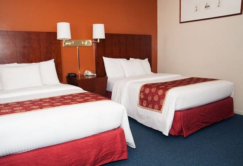 Номер Стандарт 2 Двуспальные Кровати, Red Carpet Inn And Suites Plymouth