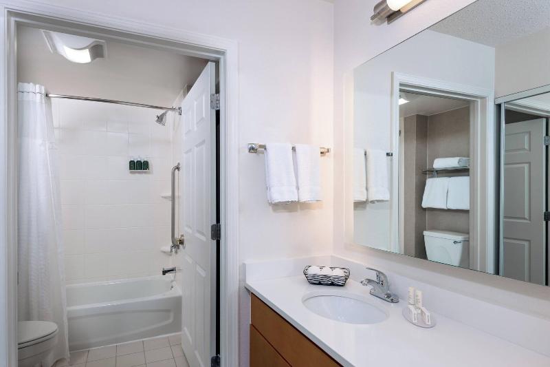 스탠다드 스튜디오 킹침대, Residence Inn Wayne