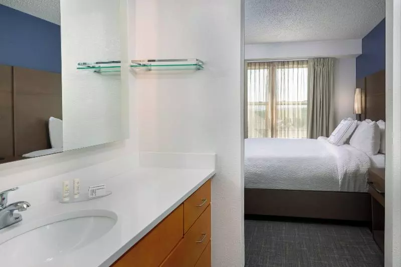 キングサイドベッドのスタンダードワンルーム, Residence Inn Wayne