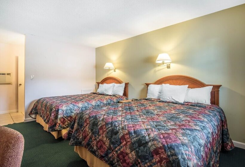 带2个双人床的标准工作室, Rodeway Inn