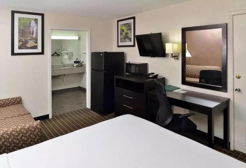 キングサイズベッドのスタンダードルーム, Quality Inn