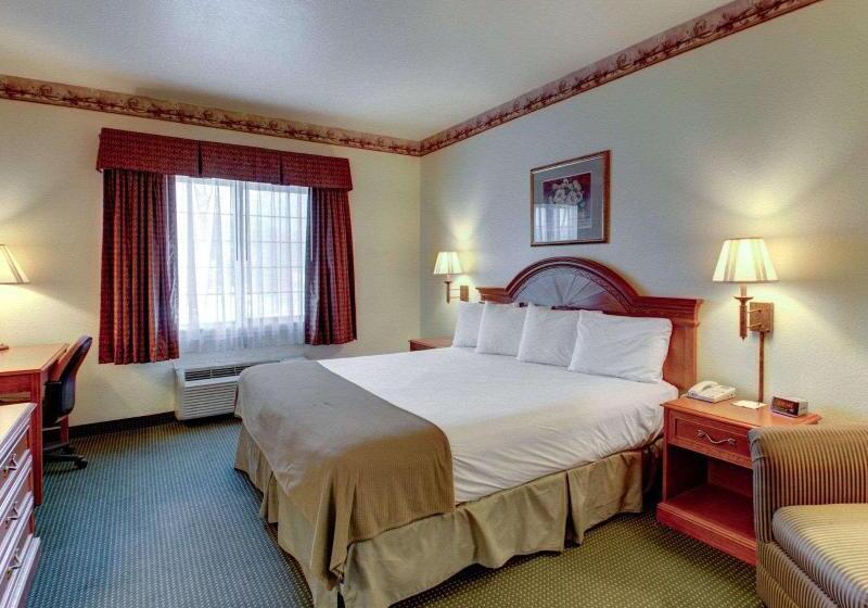 חדר סטנדרט עם מיטת קינג, Quality Inn & Suites   Glen Rose