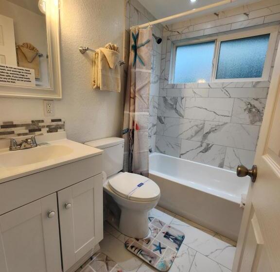 בקתה, Plainview Motel