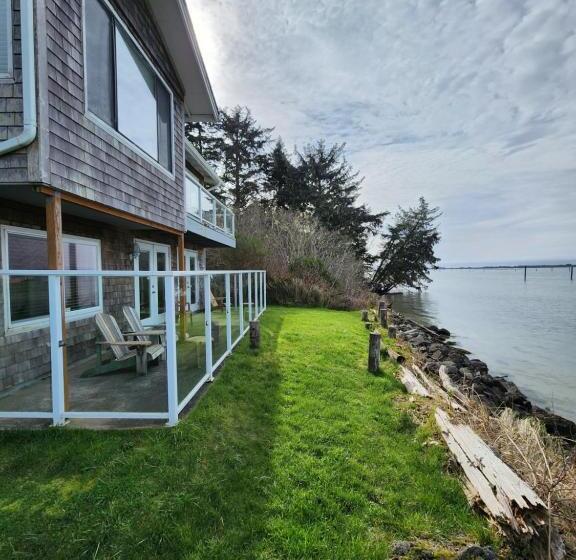 דירת חדר נוף לים, Plainview Motel