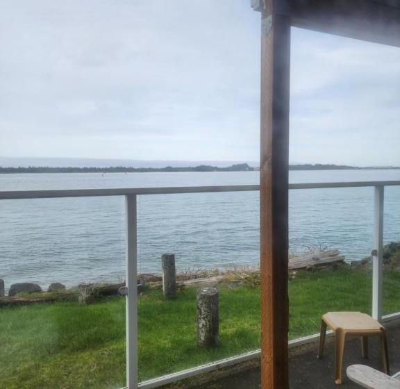 דירת חדר בקומת קרקע, Plainview Motel