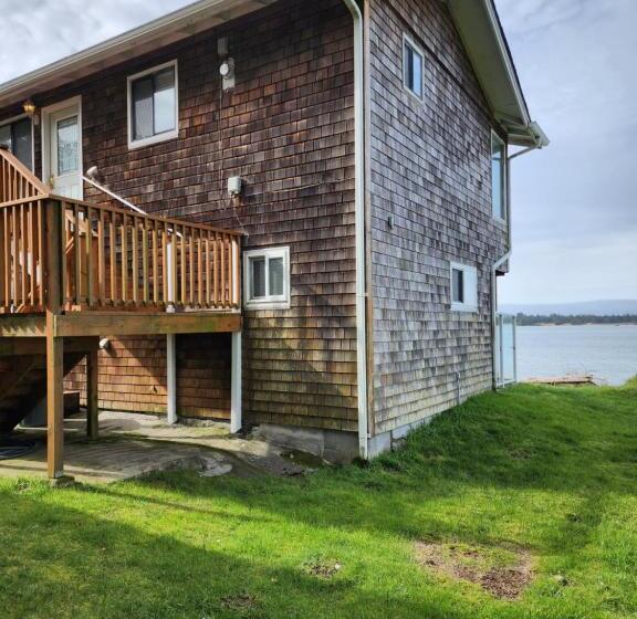 דירת חדר בקומת קרקע, Plainview Motel