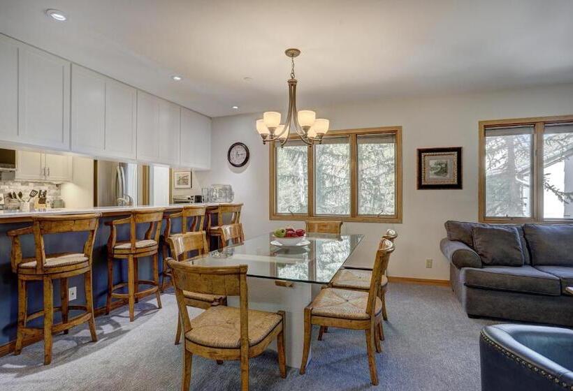 דירת חדר סופריור, Townsend Place