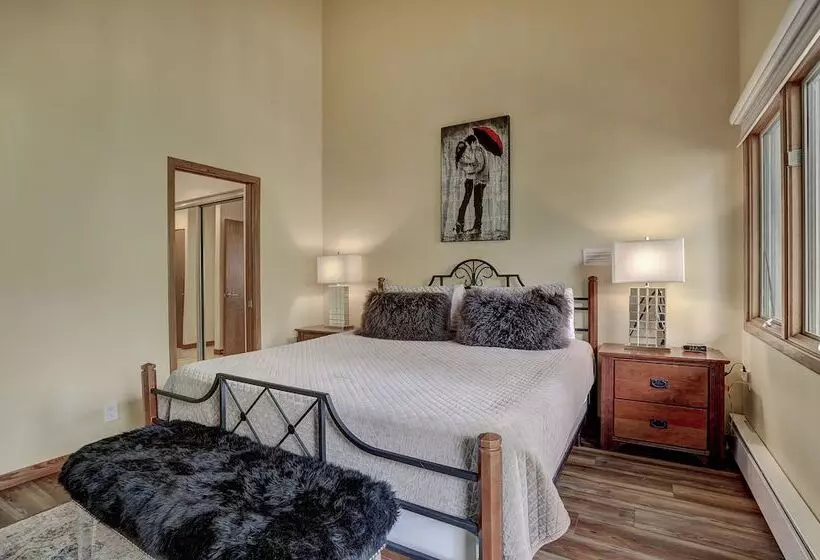 １ベッドルームアパートメント, Townsend Place