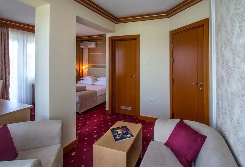 سوییت لوکس, Cezar Banja Luka