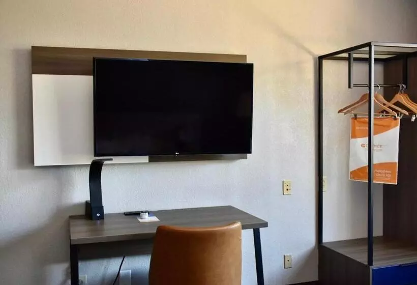 キングサイズベッドのスタンダードルーム, Comfort Inn & Suites Calhoun South