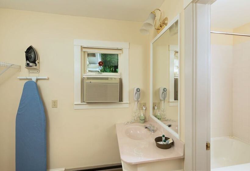 小室, Country Inn At Camden Rockport