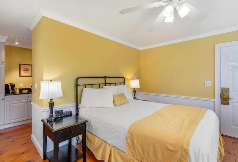 Номер Стандарт, Essex Street Inn & Suites, Ascend Hotel Collection