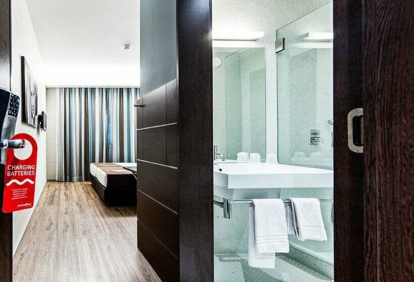 اتاق استاندارد, Moov Hotel Porto Centro