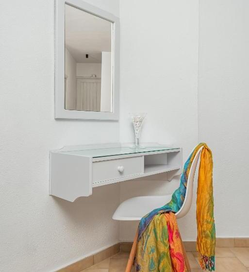 غرفة قياسية مطلّة علي البحر, Mrs Chryssana Beach