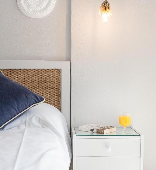 غرفة إقتصادية, Mrs Chryssana Beach