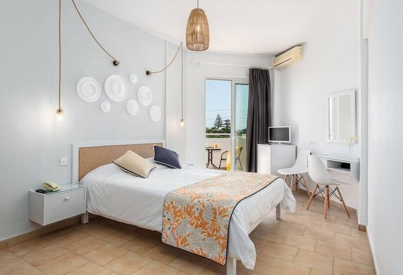 غرفة كلاسيكية مطلّة علي الحديقة, Mrs Chryssana Beach