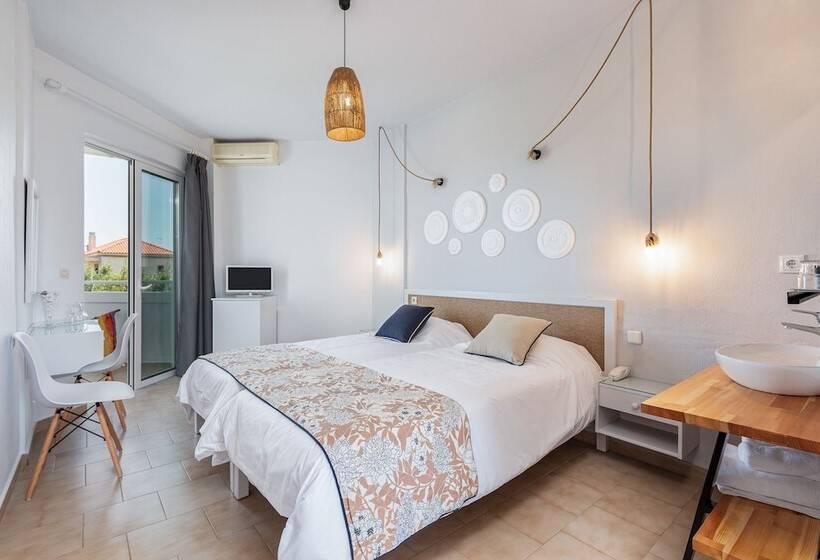 غرفة إقتصادية, Mrs Chryssana Beach