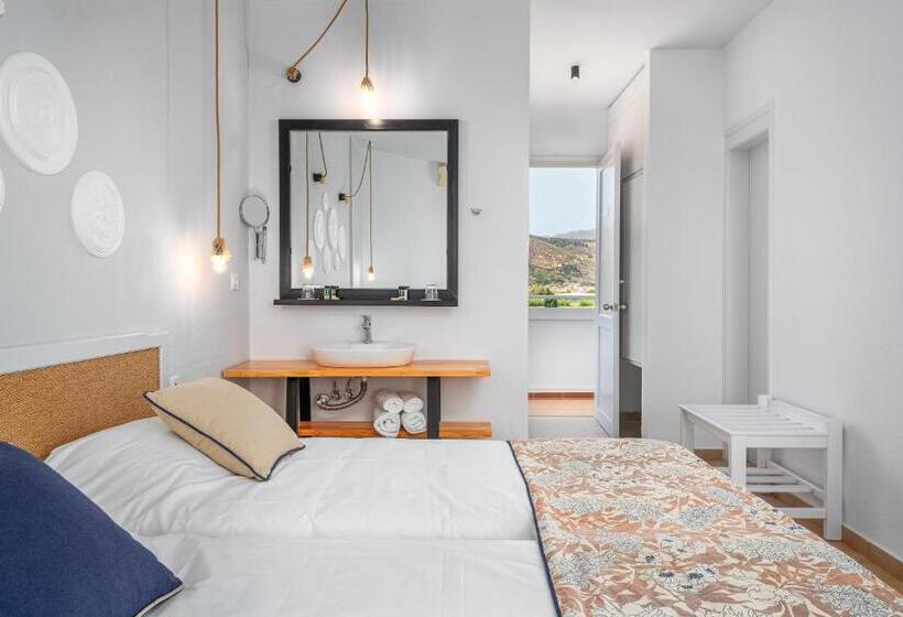 غرفة قياسية مطلّة علي البحر, Mrs Chryssana Beach