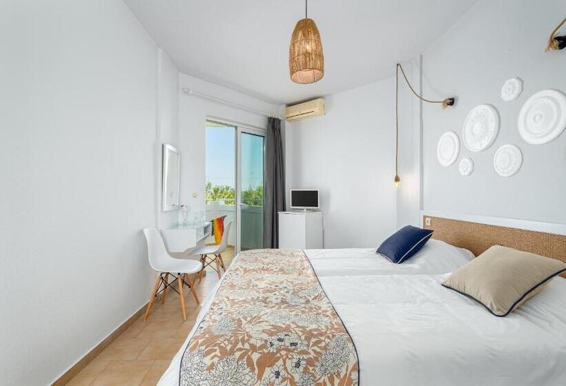 غرفة عائلية مطلّة علي البحر, Mrs Chryssana Beach