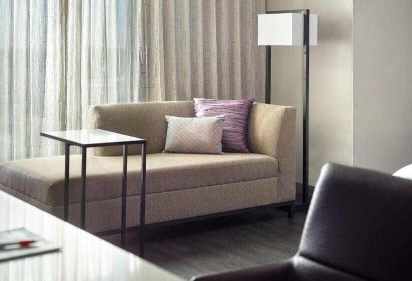 스탠다드 룸 킹사이즈 침대, Raleigh Marriott City Center