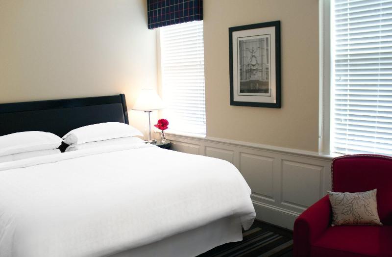 חדר קלאב עם מיטת קינג, Sheraton Columbia Downtown