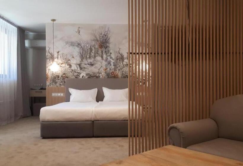 סטודיו דלוקס, Tsarsko Selo Spa