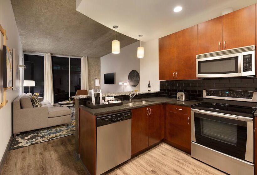 2 Bedroom Suite Pool View, Twelve Downtown, Autograph Collection