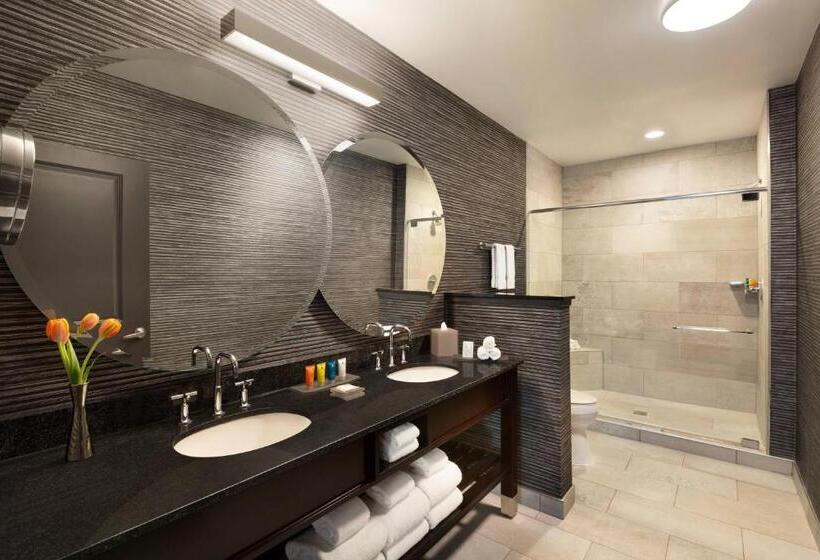 스위트 도시 전망, Twelve Downtown, Autograph Collection