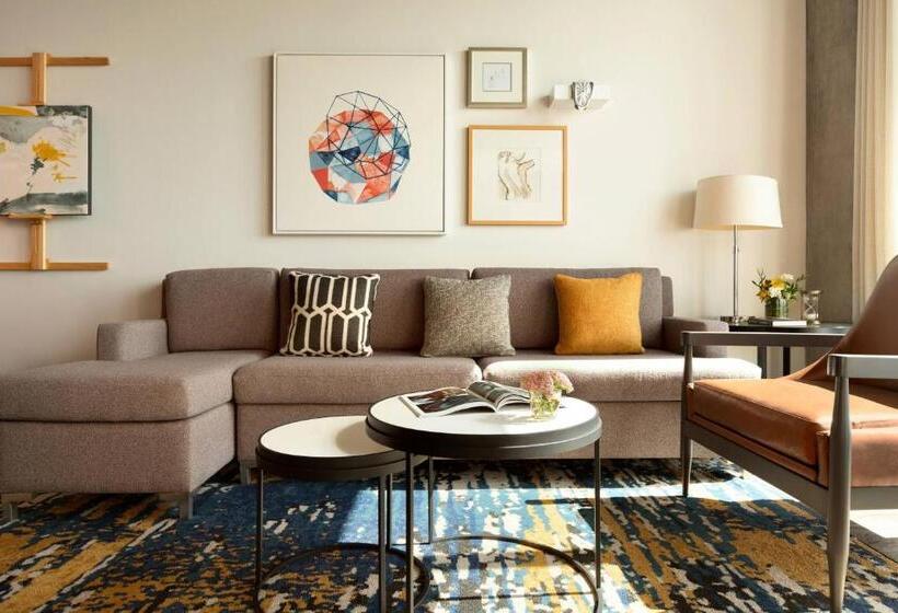 스위트 킹사이즈 침대, Twelve Downtown, Autograph Collection