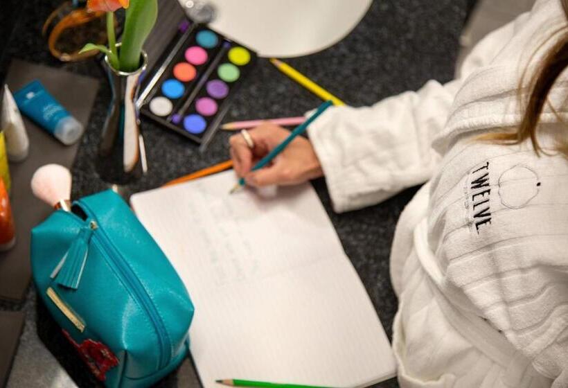 스위트 킹사이즈 침대, Twelve Downtown, Autograph Collection