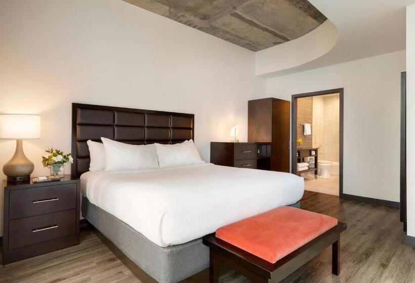 스위트 킹사이즈 침대, Twelve Downtown, Autograph Collection