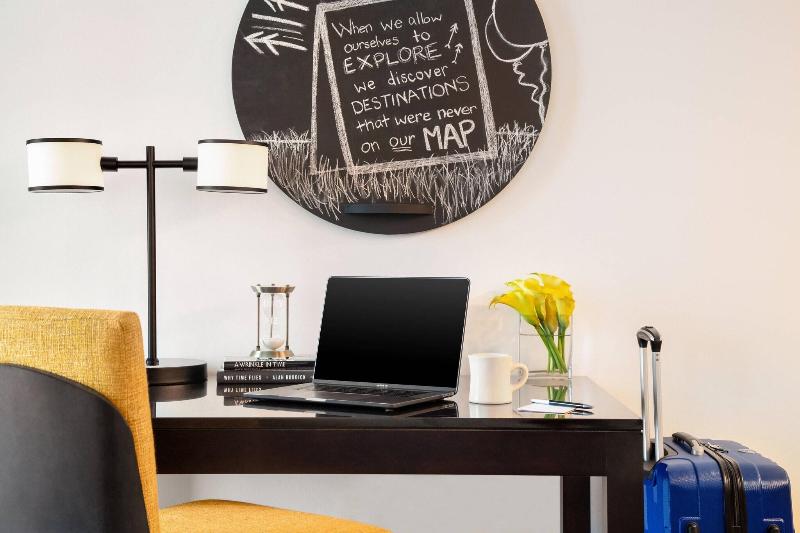 스위트 킹사이즈 침대, Twelve Downtown, Autograph Collection