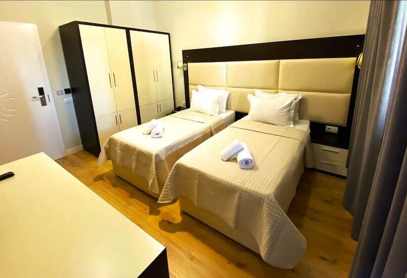 غرفة قياسية, Vila E Arte City Center