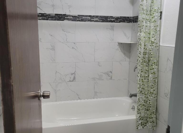 חדר סטנדרט, Economy Inn