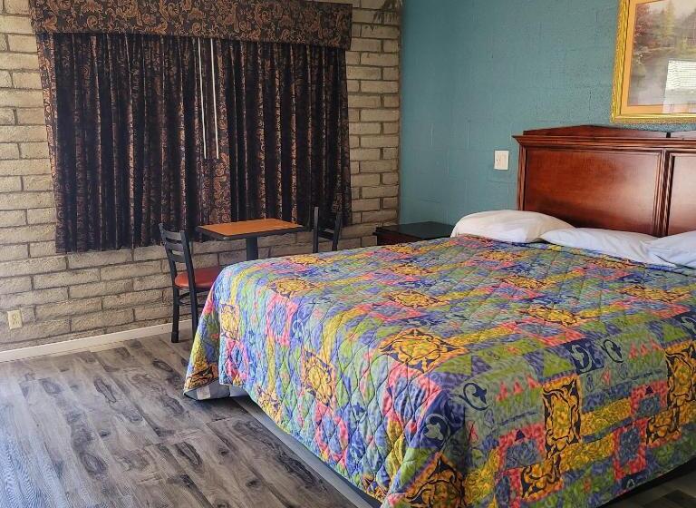 חדר סטנדרט יחיד, Economy Inn