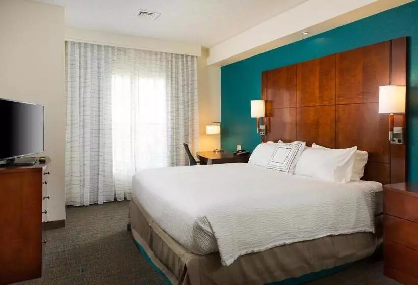 キングサイドベッドのスタンダードワンルーム, Residence Inn Kansas City Airport