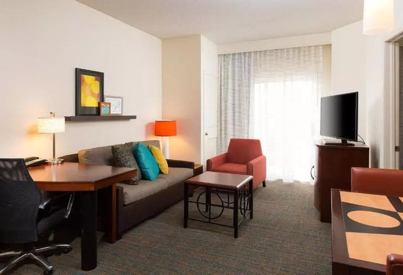 キングサイズベッドのスイートルーム, Residence Inn Kansas City Airport