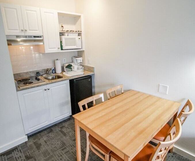 إستوديو قياسى, Courtyard Resort