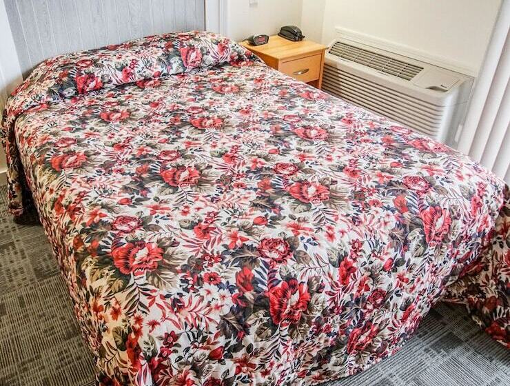 إستوديو قياسى, Courtyard Resort