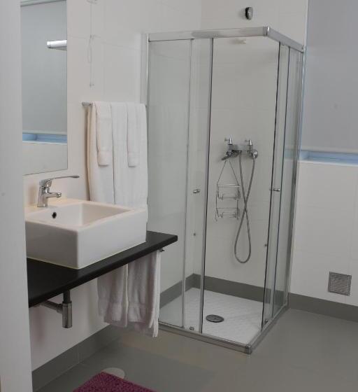 اتاق استاندارد, A Ponte