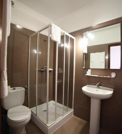 اتاق استاندارد با تراس, A Ponte