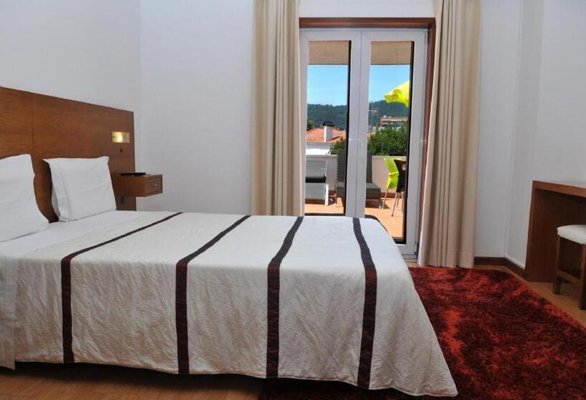 اتاق استاندارد با تراس, A Ponte