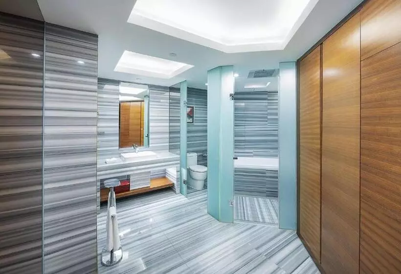 Deluxe room with river view, Galaxy Minyoun Chengdu